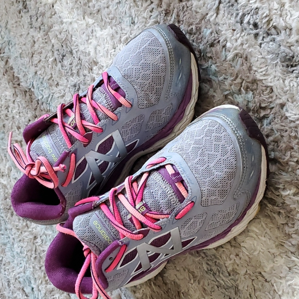 New Balance Women's Gray and Pink Running Sneakers
